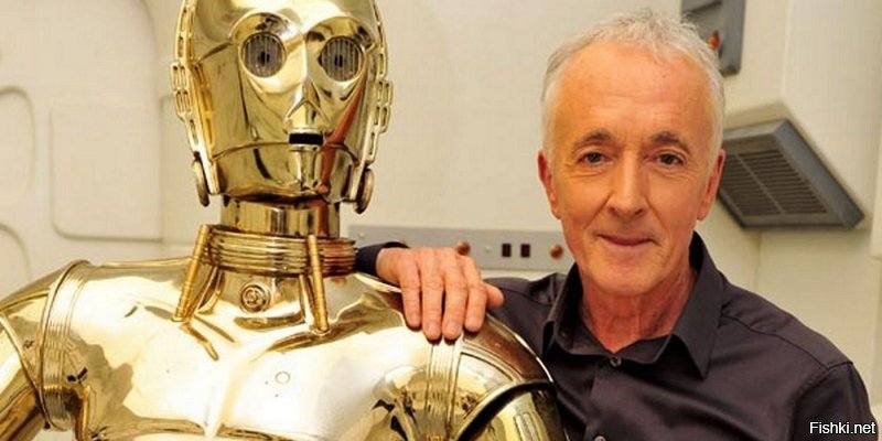 Энтони Дэниелс - Британский актёр, наиболее известный по роли C-3PO в саге  Звёздные войны .