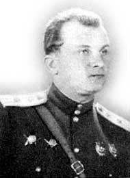 Во ходе конфликта на Халхин-Голе впервые в мире произошло применение неуправляемых авиационных ракет РС-82 в реальной боевой обстановке. 

Звонарев Николай Иванович - летчик-испытатель, полковник