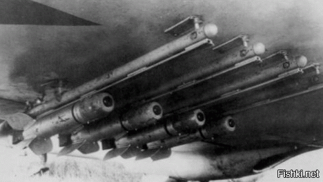 Во ходе конфликта на Халхин-Голе впервые в мире произошло применение неуправляемых авиационных ракет РС-82 в реальной боевой обстановке. 

Звонарев Николай Иванович - летчик-испытатель, полковник