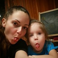 Кстати забавный факт, в школах сворачивание языка приводят в пример как случай рецессивных и доминантных генов, хотя на самом деле всё не совсем так. ;).