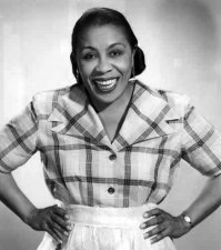 Да вот она! И это реально та актриса которая озвучивает мамочку "два тапочка" )))))