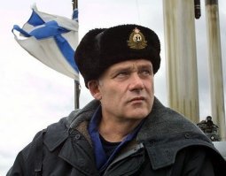 Богачев Александр Сергеевич. Командир ТАРКСН "Северсталь".58 пусков ракет - мировой рекорд. В марте и декабре 1997 года моряки подводного крейсера  Северсталь  произвели ракетную стрельбу полным боекомплектом по программе утилизации. - Это были ракеты с истекшим сроком хранения!
Прекрасно пишет о подводниках и Богачеве Эдуард Овечкин - "Акулы из стали" -