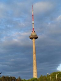 на вильнюсскую зело похожа, если бы достроили. хотя наша пониже будет. кабак 165м., а всего 327м.