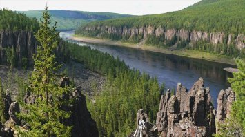 Какбы, Россия и Норвегия по климату , природе одинаковые. Тогда не пойму почему там тоска, а в твоём Мухосранске, или в каком нибудь Омске и Воронеже весело 
-------------------------------------------------

Больше глупости сморозить нельзя было.  :)  Крайний север России да, немного похож.   Только Норвегов  еще гольфстрим омывает.   А по поводу прекрасной природы и рыбалки.  Да, в каком-нибудь Мухосранске намного красивее и веселее.