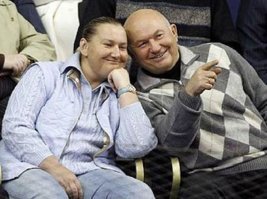 Родился и вырос в Нагатино! Эх! Детство! Коломенское! Купались, помню у причала парома или у родника, где святую воду берут! Можно было уйти под МИФИ в лесок и шашлычок замутить! На пароме или вплавь, переплывали Москва-реку и в колхозе "Огородный гигант" , грабили огороды! Огурцы, морковка, репка! Все в зелени утопало! Десять минут ходу от метро Коломенская и можно было, как в деревне, носится босиком, в трусах по траве и песку! Сейчас пафос! Везде собянинская плитка, сраные ограждения. парома нет, колхоза тоже, деревни Дьконово тоже нет, за костер сразу в полицию заберут! Шашлык у кавказцев, по негуманным ценам! Везде таблички "купаться запрещено"! Вся Москва превратилась в сраный Шанхай, большой гипермаркет! Как у москвича, единственное желание на выходные и праздники, сипаться побыстрей отсюда на дачу, в деревню, в тишину и природу! Триндец детству, триндец городу! Лужков, чтоб ты сдох! Вместе со своей свинкой-женой Батуриной!