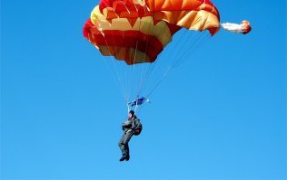 Это все от невежества.
Ее бы сюда, Аллаху было бы ближе ее к себе забирать