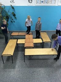 а тут что такого? это древнейший символ Солнца, нацистская по другому рисуется.