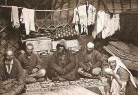 На фото Семиреченские казахи 

и Семиреченские казаки 


На новом казахском  латинском алфавите это звучит так: Jetіsý qazaq  

Лет через 5 территории на которых были казаческие поселения, города и станицы, автоматически превратятся в территории Казахстана. Как это случилось с  татаро-монгольским  игом, неправильное написание и мы получили непонятный сембиоз народов. В оригинале  Тартаро-могульское , часть великой Тартарии, а именно регион Могул (На севере Индии находилась Монгольская Тартария Mogul Empire, современный Пакистан)

Ссылка на карты и статью:   

Т.к. страна Тартария была единой, то ни о каком нашествии речи не идет, просто пытались вернуть отпочковавшуюся Московию. Но это уже другая история
Это не в обиду народам и людям, мы всегда жили бок о бок в единой стране, пока не начинали слушать пробританских провокаторов