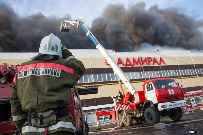 Если бы в первый раз...
Пожар в торговом центре  Адмира л  произошёл 11 марта 2015 года в Казани. Возгоранию был присвоен четвёртый номер сложности по пятибалльной шкале. В результате пожара погибло 17 человек, пострадало более 70, без вести пропавшими числятся 2 человека.
Только об этом быстро умолчали..молодец Минниханов. Замял вовремя)))) Не только детей на остановке убивать семьей может и самолеты ронять сыночком...