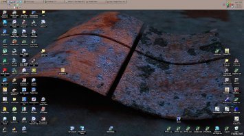 И время он показывает: "щяс 13:05"
и мусорник называется "Хрень" 
ну... и где-то  там ниже в каментах есть скриншот моего входного экрана...