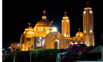 Ну почему-же бусурманам?Там и христиане есть,почитайте про коптов.