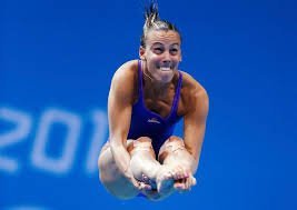 И прыгунов в воду