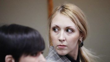 Анютка Шавенкова - Не ссы подруга. Я одну насмерть, вторую покалечила и ничё. Ни дня не сидела.