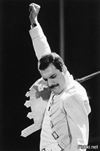 "Bohemian Rhapsody" рок-группы Queen признали самой популярной песней в поездках на машине