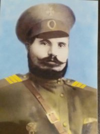 Кто может подскажет, я дилетант в этой теме. Это какая-то программа делает старые фото псевдоцветными? Хочу фото прадеда попробовать отреставрировать. То что есть не устраивает.