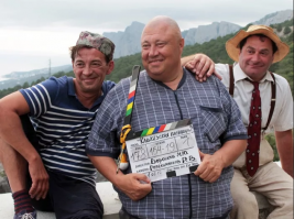 Чем то мне это напоминает "Новую кавказскую пленницу"...