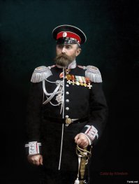 Все волод Фёдорович Ру днев    герой русско-японской войны, контр-адмирал Российского Императорского Флота, командир знаменитого крейсера  Варяг , под его командованием принявшего неравный бой у Чемульпо. В 1907 году Руднев был награждён японским орденом Восходящего солнца   в знак признания героизма русских моряков, став одним из первых русских (и вообще европейцев) получившим этот орден. Подвигу моряков  Варяга  посвящены известные песни  Врагу не сдаётся наш гордый  Варяг   и  Плещут холодные волны .