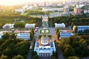 Вроде на ВДНХа не похоже... Что за ракурс у этой фотки?