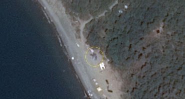 Крыша машины и солнечные батареи были открыты, и капот тоже. :) 

Вот, даже со спутника видно. :)