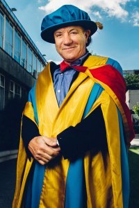 1 апреля 1980 года Брайан Джонсон