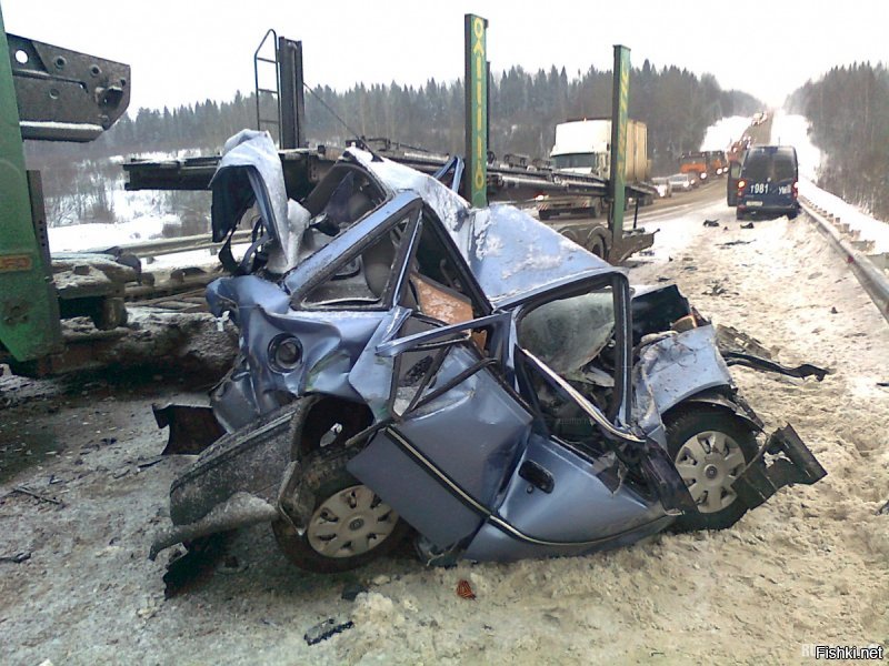 при Ельцине в РФ была зарплата была зп. в $100. Узбекистан имеет хороший уровень развития, у них развита автомобильная промышленность выйди во двор и попробуй не найти машину узбекского производства  
самая популярная узбекская машин в России деу нексия