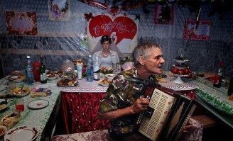 некоторые очень даже забавные, приятно посмотреть
но в мозг врезалась вот эта, она прям какую-то непонятную силу имеет