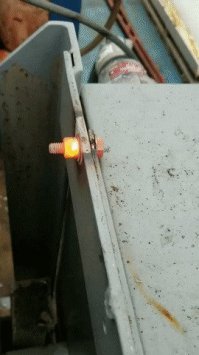 Как бэ болт сигнализирует о лёгкой перегрузке ;)