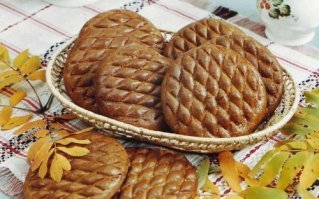 Ржаную лепешку да с молоком....