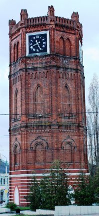 Путешествуя по России по М4 с севера на юг и в обратном направлении, проезжаешь город Елец. Сейчас можно проехать на большой скорости мимо него. Считаю, что напрасно. Елец - небольшой красивый город, прогулки по которому надолго остаются в памяти.