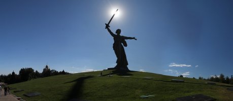 Скульптура «Родина-мать зовёт!»