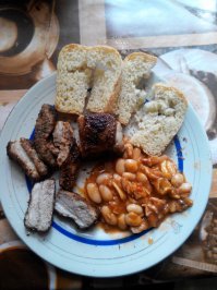 Что там ее жарить. Надо быть редким рукожопом, чтоб мясо испортить при жарке.