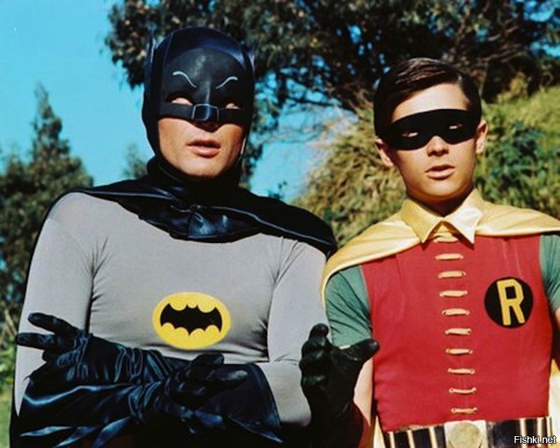 WTF, Господа?

Какой нафиг "Бэтмэн и Робин" 97-ого года? На фото ж Адам Уэст и Бёрт Уорд... Да, фильм, конечно, про Бетмэна и про Робина, но ТВ сериал 1966 года.
Автор - лентяй!!!