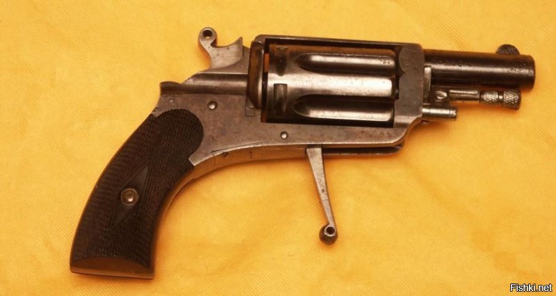 Велодог (Velo-Dog)   карманный револьвер, разработанный в конце XIX века Шарлем-Франсуа Галаном (1832-1900) для защиты велосипедистов от нападений уличных собак (отсюда и название).