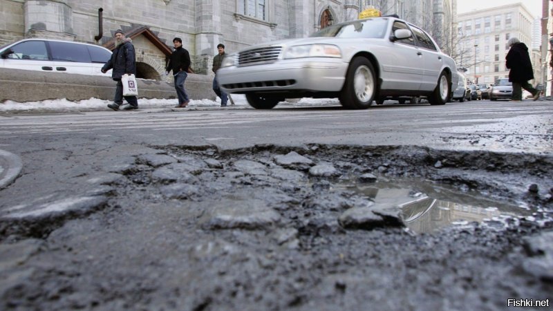 Так прикольно написано, как будто мы дураки и до резиновых шлангов не додумались. Надо пример с пиндосов брать. Да хрен там плавал. В России действительно не занимаются фигней, типа прокладки резинок, потому что это и геморно и затрано, фотоэлементы и камеры более технологичны и совершенно не изнашиваются от использования и еще между прочим имеют сильно меньшую погрешность при использовании. Нет нужды вычислять сколько колес было у данного авто, 4-6 или 8. А про пиндосовские дороги прикреплю пару фоток. Можете сами погуглить ченить типа -  американские дороги. Долго искать не придется. Там и германия и канада и другие страны.