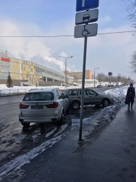 Он не один такой культурный... хоккеист...