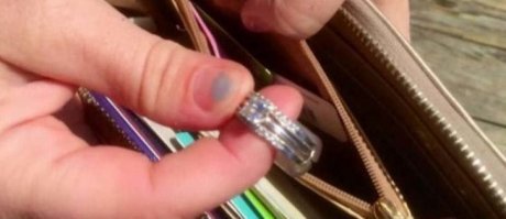 Не известна предыстория конкретно этого фото, но если ТС будет настаивать, что это фото "утопленного" на длительный период, а после выловленного лапатника, то я не поверю...