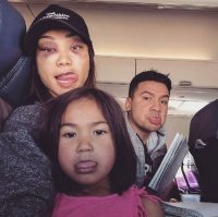 Когда твоя жена мастер по единоборствам и может легко тебя побить, но все думают, что бьешь её ты