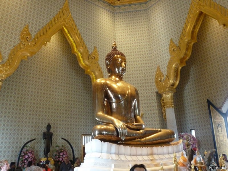 Золотой Будда.
5500 кг чистого золота. А не жмурик внутри.
Бангкок.
Таиланд.