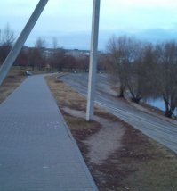 Это буржуинский эксперимент!!!! 
... в России, 80 процентов людей верят в чертовы ворота и обходят их без всяких экспериментов