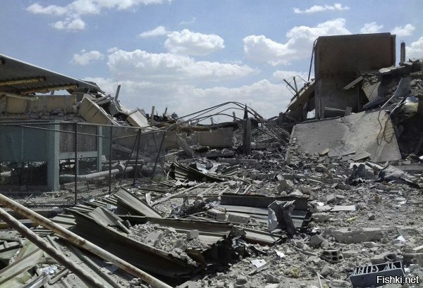 Опубликованы фотографии последствий удара США по сирийскому аэропорту Меззе