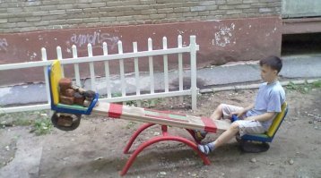 Пабло Пикассо. Серия картин.
"Мальчик с кирпичами".