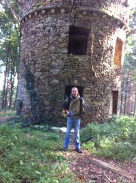 Заброшенные башни со всех уголков планеты