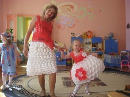 одноразовые стаканчики....