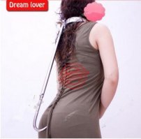 ну, вставили в анус штырь и спина непроизвольно выгнулась... а ошейник для чего? ;)