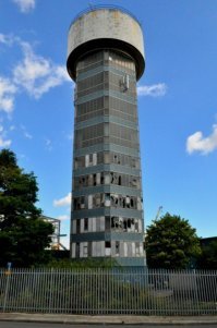 С чего Автор решил что заброшка... тут явно кто то аренду регулярно получает за Размещение оператора сотовой связи;)