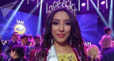 Ничё такая, миленькая. На Мисс, конечно, не тянет. 
Поглядите какую лошадку недавно выбрали Мисс Казахстан-2018!
Неужели точно глазами выбирали?