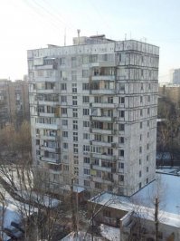 Ну-ну! А , что ты скажешь насчет такой 12-этажки с газом, общей лестницей и ровестницей этих 9-этажек, коими утыкана вся Москва?!