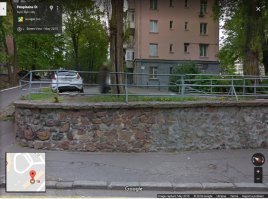 Вот гады, уже замазали полностью мужика. Цензура однако!