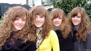 Очень неожиданная развязка! Честно говоря, предполагал, что история о четырех близняшках. А это все одна и та же девушка! Ну очень неожиданно...