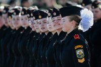 Броня крепка и танки наши быстры!
И девочки-красавицы!